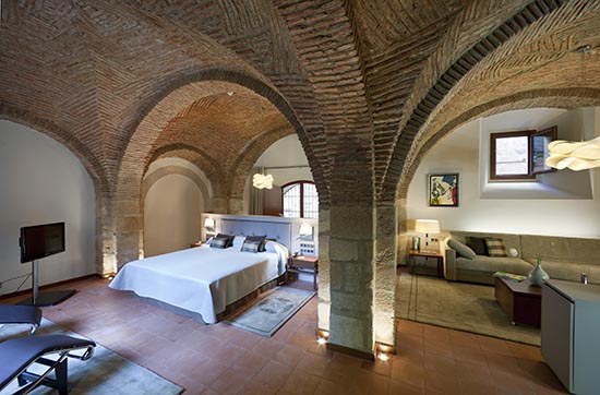 Hotel o Parador de Cáceres dentro de um palácio do século XV